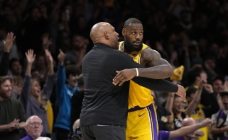 "Lakers" strategas – apie tragiško sezono starto priežastis: buvo daug individualių klaidų